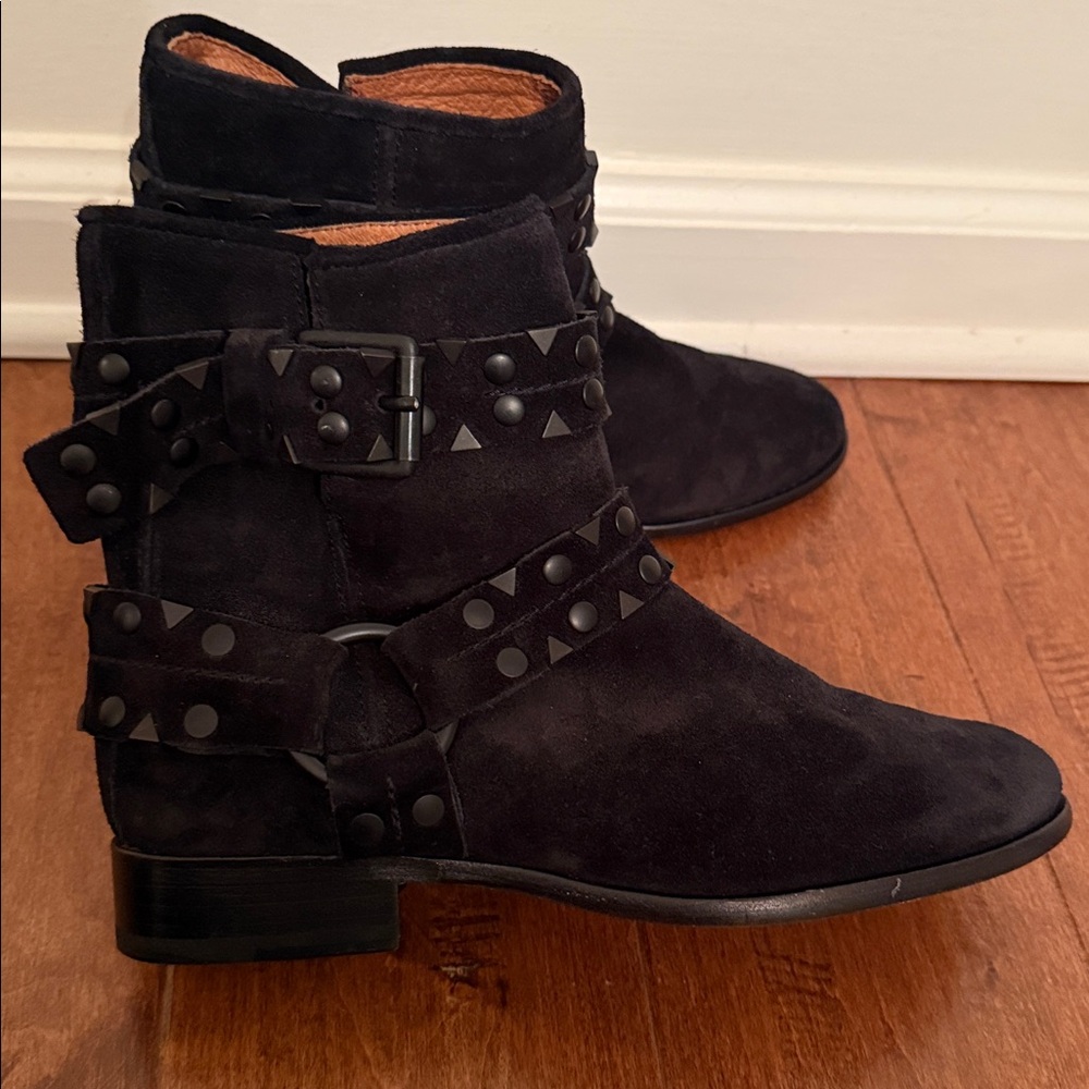 FRYE Suede Carly Studded Short Black Boots size 6.5 booties
